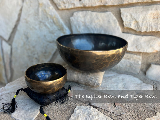 Tibetan Sounds Sanctuary Bundle: Curated Set of Resonant Singing Bowls and Mastercourse